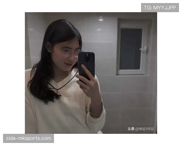 张雨霏去机场那身打扮，真是明星都得认输啊！